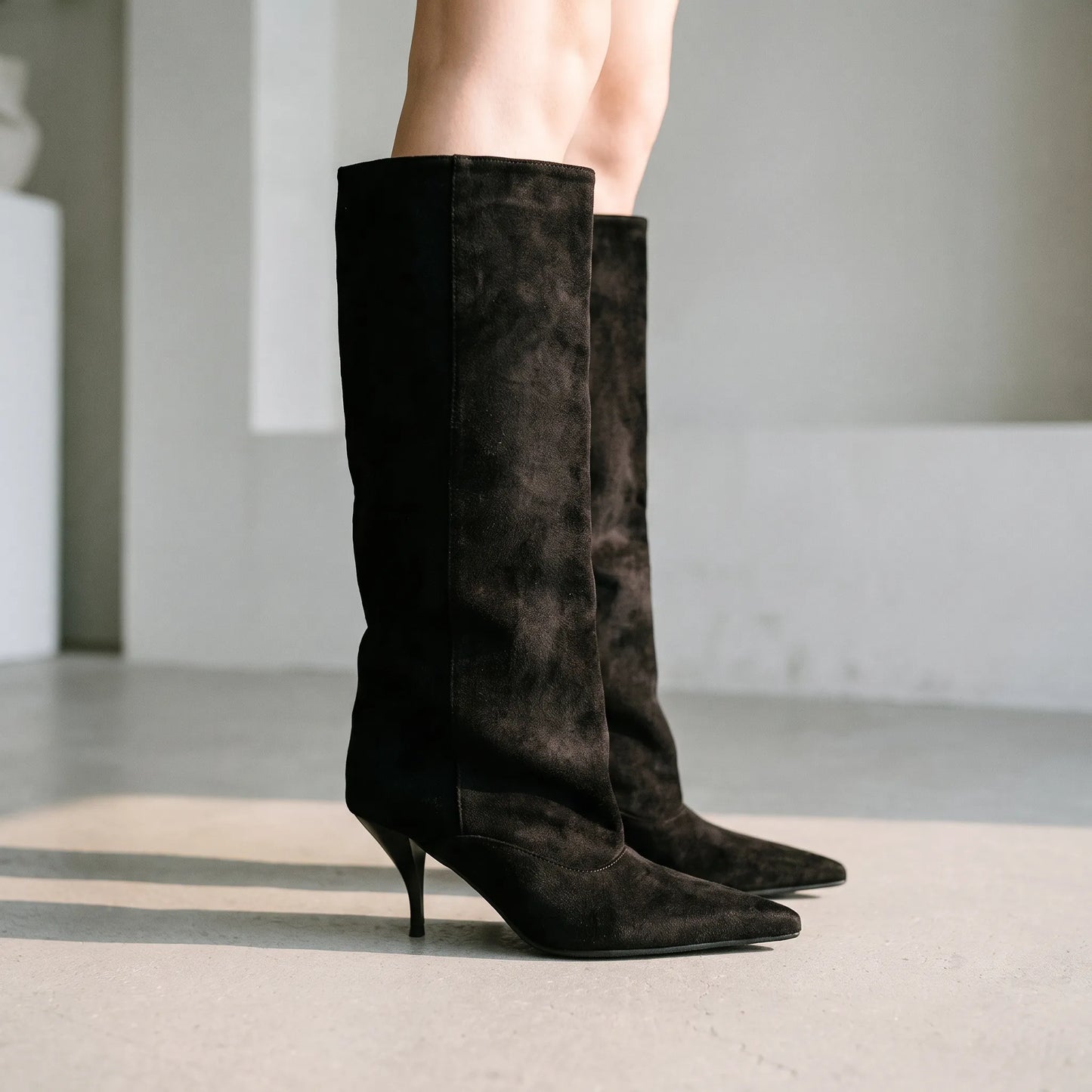 Pointed Toe Knee High Heeled Boots