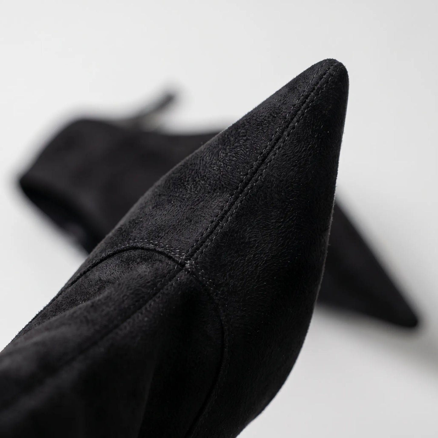 Pointed Toe Knee High Heeled Boots