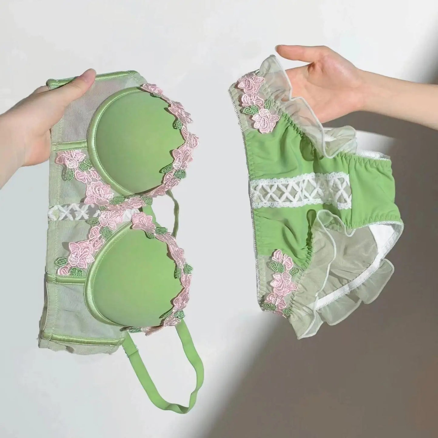 Rosette Lace Bra Set
