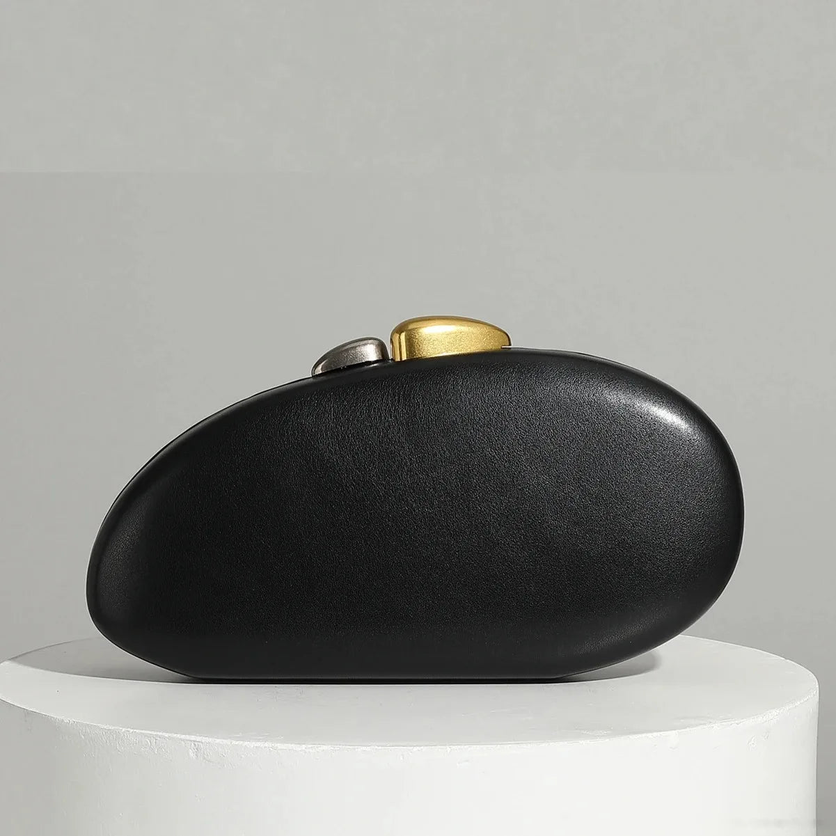 The Pebble Clutch